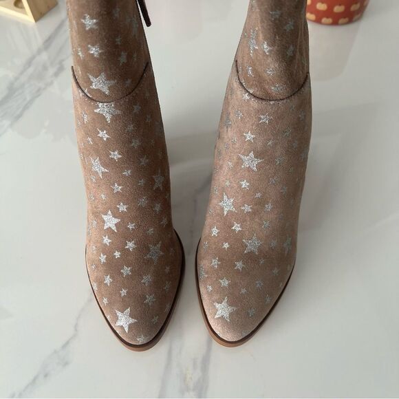 Steve Madden Star Embellished Booties, Size 5.5, Cream Suede Silver Star… - Picture 9 of 9